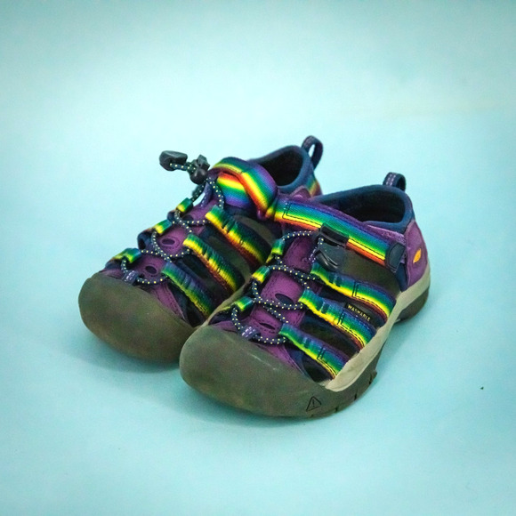 Keen Size 11 Newport H2 Rainbow Purple Outdoor Walking Water Shoes Sandals - Picture 1 of 7